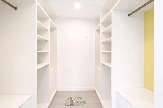Venta Departamento Exclusivo, 2 Habitaciones, González Suarez, con Balcón Panorámico, 240 Mil Usd — imagen 3