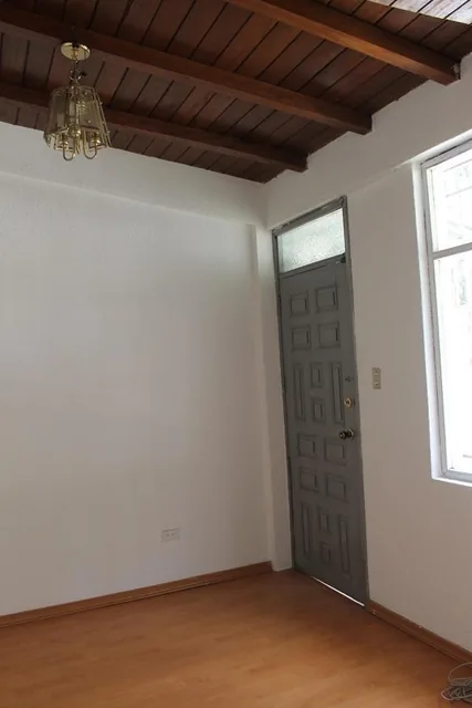 Vendo Terreno con Casa Antigua - Sector Batán Alto - Excelente Ubicación — imagen 4