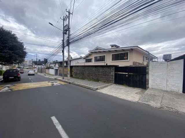 Terreno de Venta en El Quito Tenis, Calle Azcunaga y Brasil. Constructores¡ — imagen 2