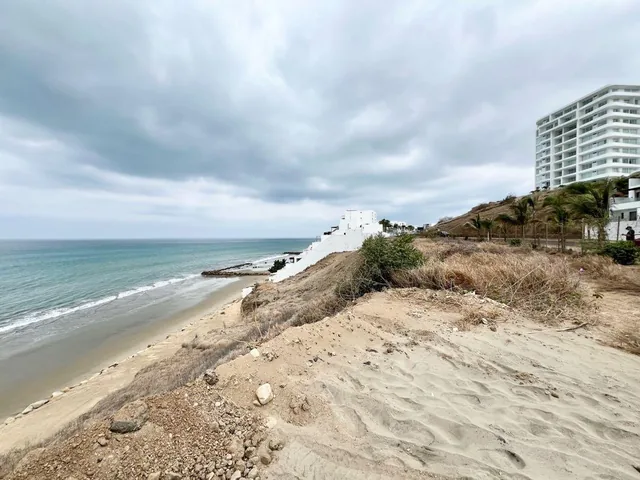 Terreno Para Edificio 1era Línea de Mar Ciudad del Mar Mkeller, Manabí — imagen 3