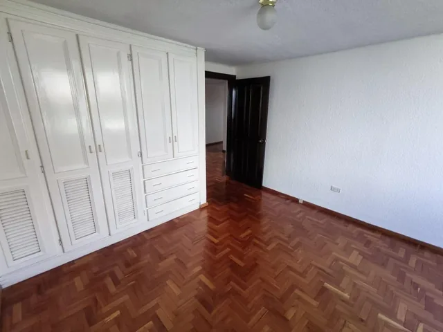 C/ Monteserrín, Departamento de 135 m² en Venta, 3 Habitaciones — imagen 4