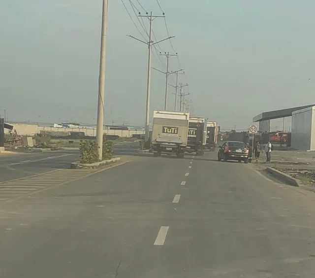 Vendo Terreno Industrial - Comercial en Samborondón, en Centro Empresarial E Industrial, Guayas — imagen 2