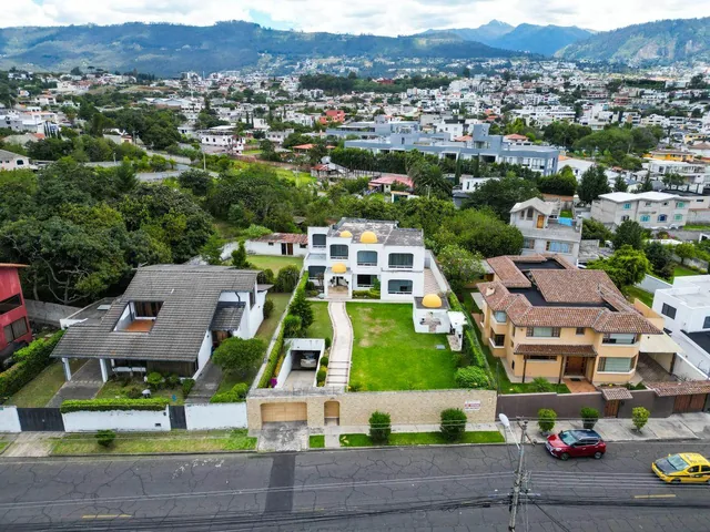 Vendo Casa Independiente con 727 m² de Terreno, La Primavera — imagen 4