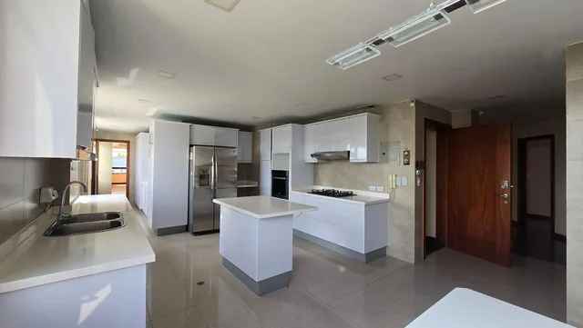 Vendo Pent House de Lujo en El Quito Tenis con Una Vista Espectacular y Terrza — imagen 5