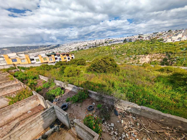 Gran Oportunidad de Inversión en Terreno de 12.220 m² en Av Simón Bolívar — imagen 2
