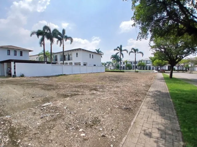 7222.urb. Plaza Lagos - Samborondon Km 7، Vendo Terreno 821.68 m², $558.742. Guayas — imagen 5