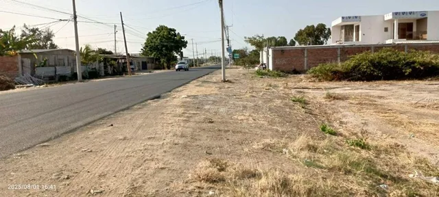 Terreno Comercial de Venta en El Norte de Jaramijó, Manabí — imagen 2