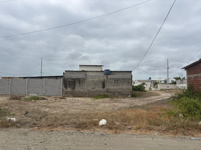 Terreno de 240 m² en Venta en Centro de Playas Playasol, Guayas — imagen 2