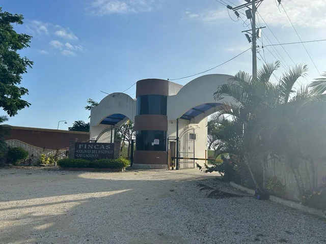 Terreno de 2000 m² en Venta en Fincas Colinas del Pacifico Lago Azul, Guayas — imagen 5