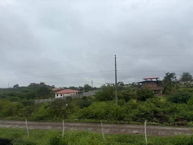 Terreno de 2000 m² en Venta en Fincas Colinas del Pacifico Lago Azul, Guayas — imagen 2
