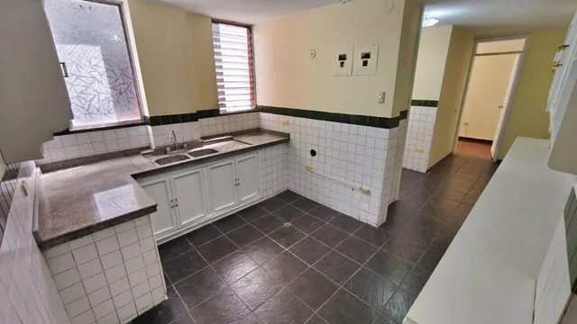 Venta Departamento Duplex - Sector La Carolina - Ubicación Privilegiada — imagen 4