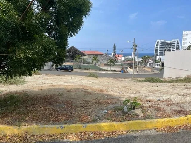 Lote de Terreno en Venta en La Urbanizacion Lomas de Barbasquillo, Manabí — imagen 4