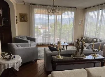 Venta Casa en Miravalle Para Remodelar — imagen 4