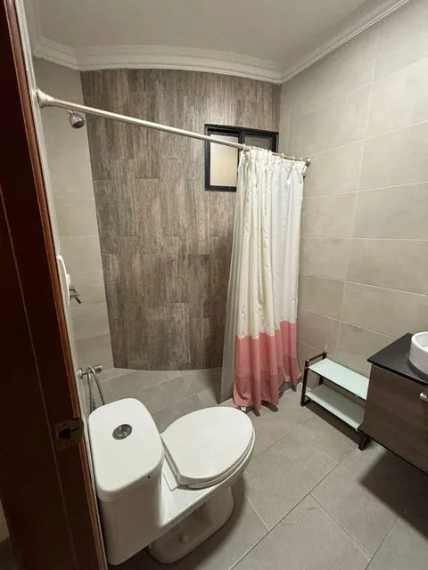 Km.2.5 Vía Samborondón Sector Uees Departamento en Venta. Guayas — imagen 5