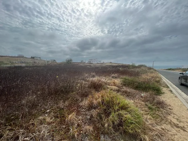 Lote de Terreno en Venta en La Urbanizacion Playa Alta, Manabí — imagen 2