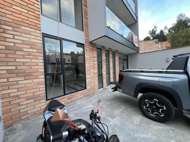 Departamento en Venta de Dos Dorm. Plata Baja de Lujo - Cuenca, Azuay — imagen 3
