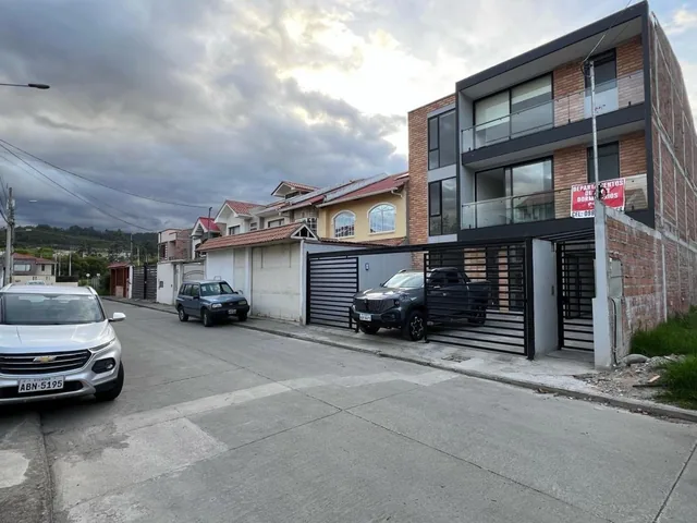 Departamento en Venta de Dos Dorm. Plata Baja de Lujo - Cuenca, Azuay — imagen 2