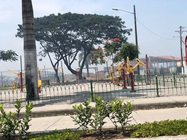 Vendo Terrenos Bien Ubicados en La Delicia Vía a Samborondón, Guayas — imagen 3