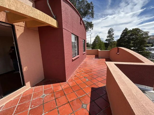 Venta Departamento con Terraza en Conjunto Residencial Las Peñas San Isidro del Inca — imagen 5
