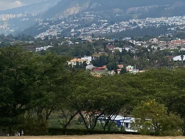 La Quinta Urbanizacion en Cumbaya Venta Terreno — imagen 3