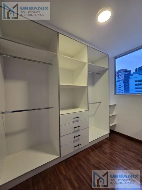 Departamento Colon y 6 de Diciembre - Remodelado — imagen 3