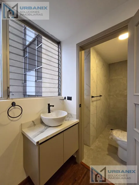Departamento Colon y 6 de Diciembre - Remodelado — imagen 2