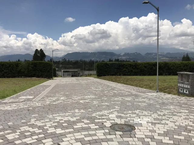Terreno de Venta Ubicado Dentro de Urbanización, Atrás de Arrayanes, Oportunidad — imagen 2