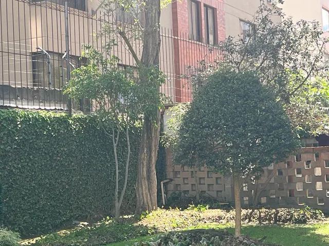 Terreno de Venta en La 6 de Diciembre, 1111 m² Casa de 1587 m² de Construcción, Sector Multicentro — imagen 2