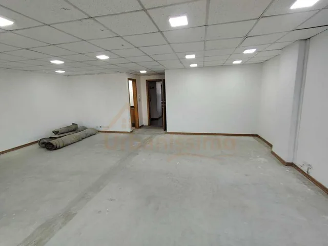 Hm/ Megamaxi! Oficina en Renta Usd 550 y Venta en Usd 149.900 de 60 m² — imagen 3