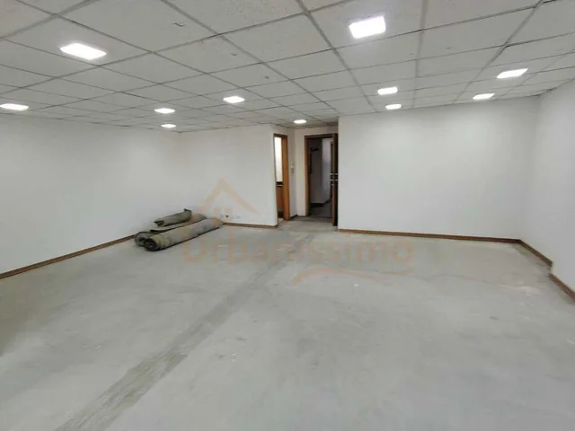 Hm/ Megamaxi! Oficina en Renta Usd 550 y Venta en Usd 149.900 de 60 m² — imagen 2