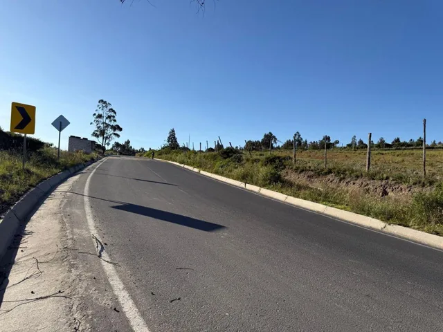 En Venta Terreno 5.200 m², Parroquia Tocachi — imagen 2