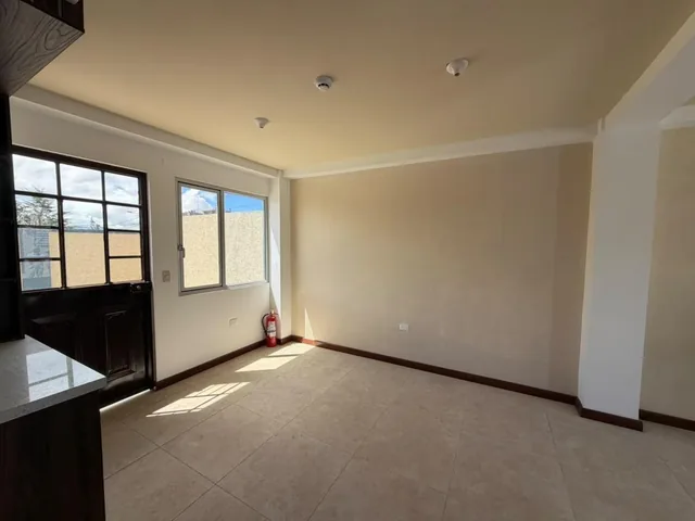 Casa en Venta Vip, en El Sur de Ambato (Sector Huachi La Joya), Tungurahua — imagen 5