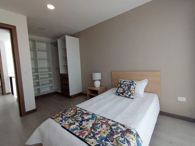 Casa de 3 Dorm. con Jardín Privado en Terralta, Tumbaco – Alta Gama — imagen 3