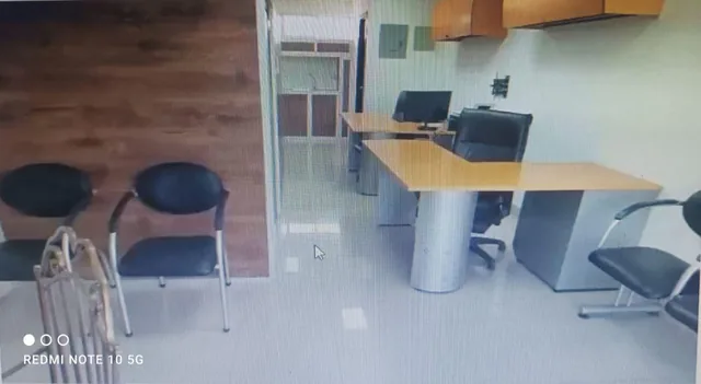 Venta Oficina Comercial en Romería Plaza Varios Ambientes, un Baño, Aire, Muebles, Precio Reajustado, Guayas — imagen 2