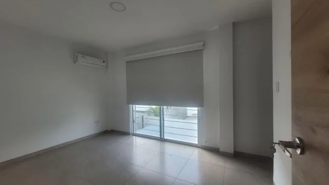 En Venta Casa de Dos Plantas Dos Dorm. en Vistana 1000 Precio de Oportunidad, Guayas — imagen 5
