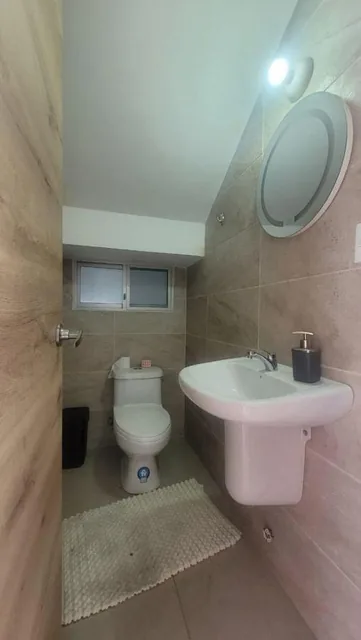En Venta Casa de Dos Plantas Dos Dorm. en Vistana 1000 Precio de Oportunidad, Guayas — imagen 3