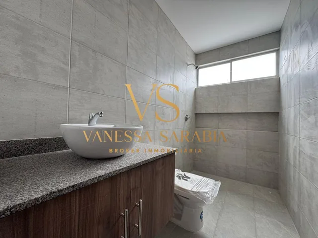 Vendo Casa por Estrenar de Oportunidad Calderon Sector Bonanza, Norte de Quito - Ecuador — imagen 3