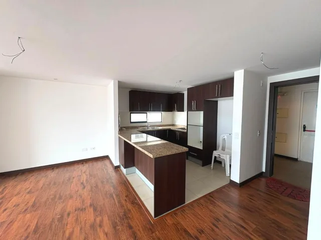 Departamento en Venta La Carolina – 2 Parqueaderos, Piso Alto, Vista Al Pichincha — imagen 5