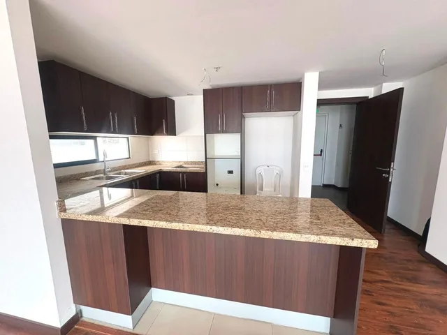 Departamento en Venta La Carolina – 2 Parqueaderos, Piso Alto, Vista Al Pichincha — imagen 3