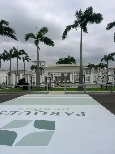 Samborondón Km 8 Urbanización Parques de Batan Terrenos Al Lago en Venta, Guayas — imagen 4