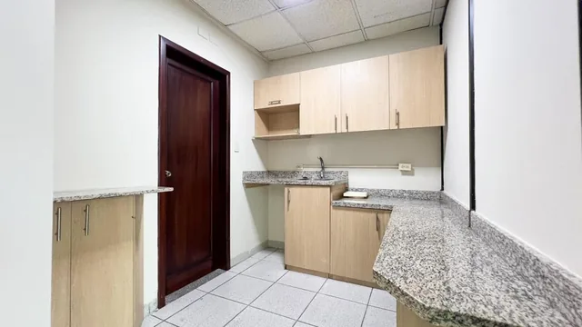 Kennedy Norte Vendo Oficina de 142 m² con Parqueo, Guayas — imagen 2