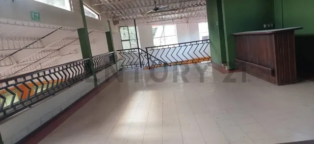 En Venta Construcción Comercial Mas Terreno en Guayllabamba — imagen 4
