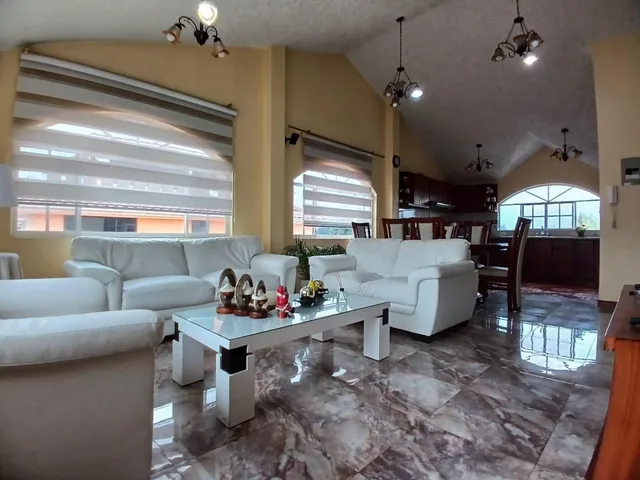 En Venta Casa y Amplio Terreno Sector Fajardo, Valle de Los Chillos — imagen 2