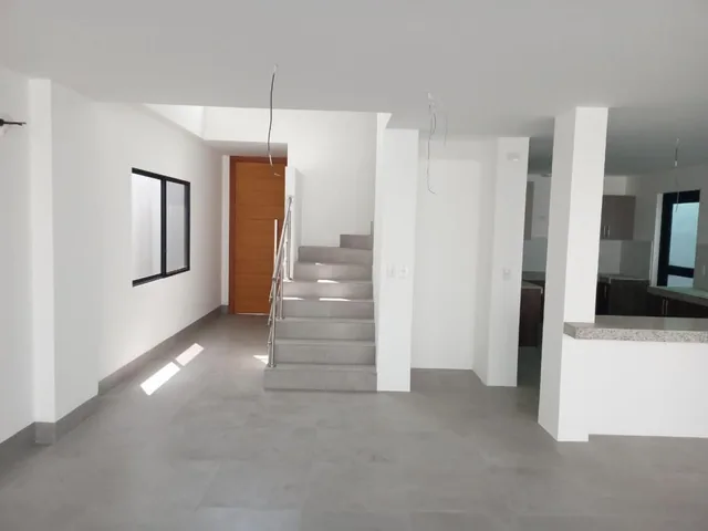 Casa de Venta en La Urbanización La Costa Samborondón, Samborondón, Guayas — imagen 4