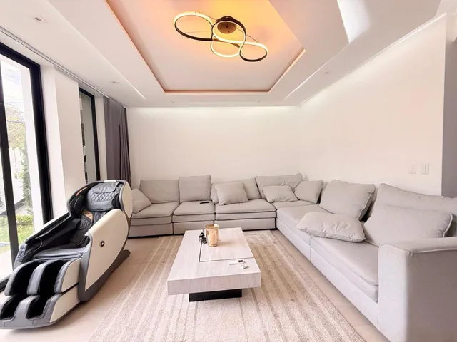 Hermosa Casa Remodelada Moderna de Venta en Cumbayá! — imagen 3