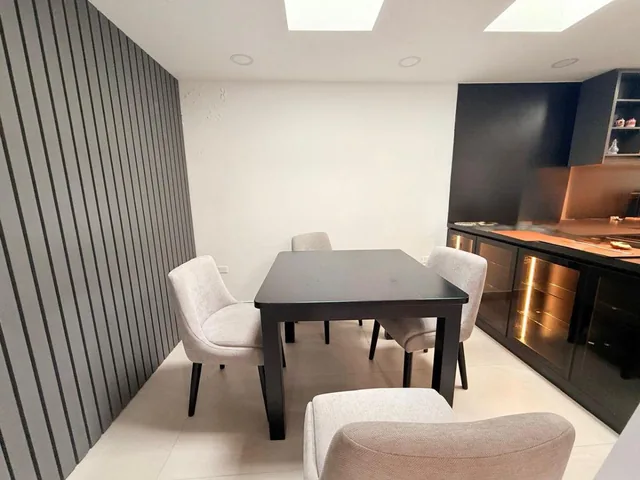 Hermosa Casa Remodelada Moderna de Venta en Cumbayá! — imagen 2