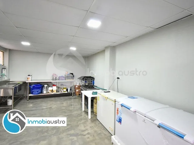 Cerca de La Av Remigio Crespo, Venta de Terreno de Oportunidad, Azuay — imagen 4