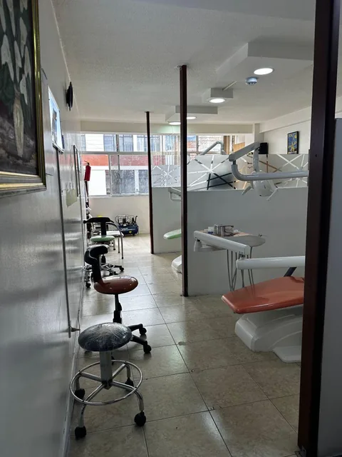 Se Venden Almacenes y Oficinas en El Centro de Ambato, Tungurahua — imagen 2