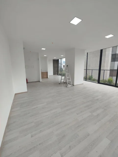 Oficina Comercial de 69 m² en Venta en La Carolina — imagen 2