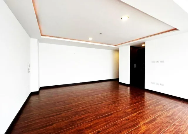 Departamento de Venta en Miravalle Cumbayá! Vista! Oportunidad! — imagen 2